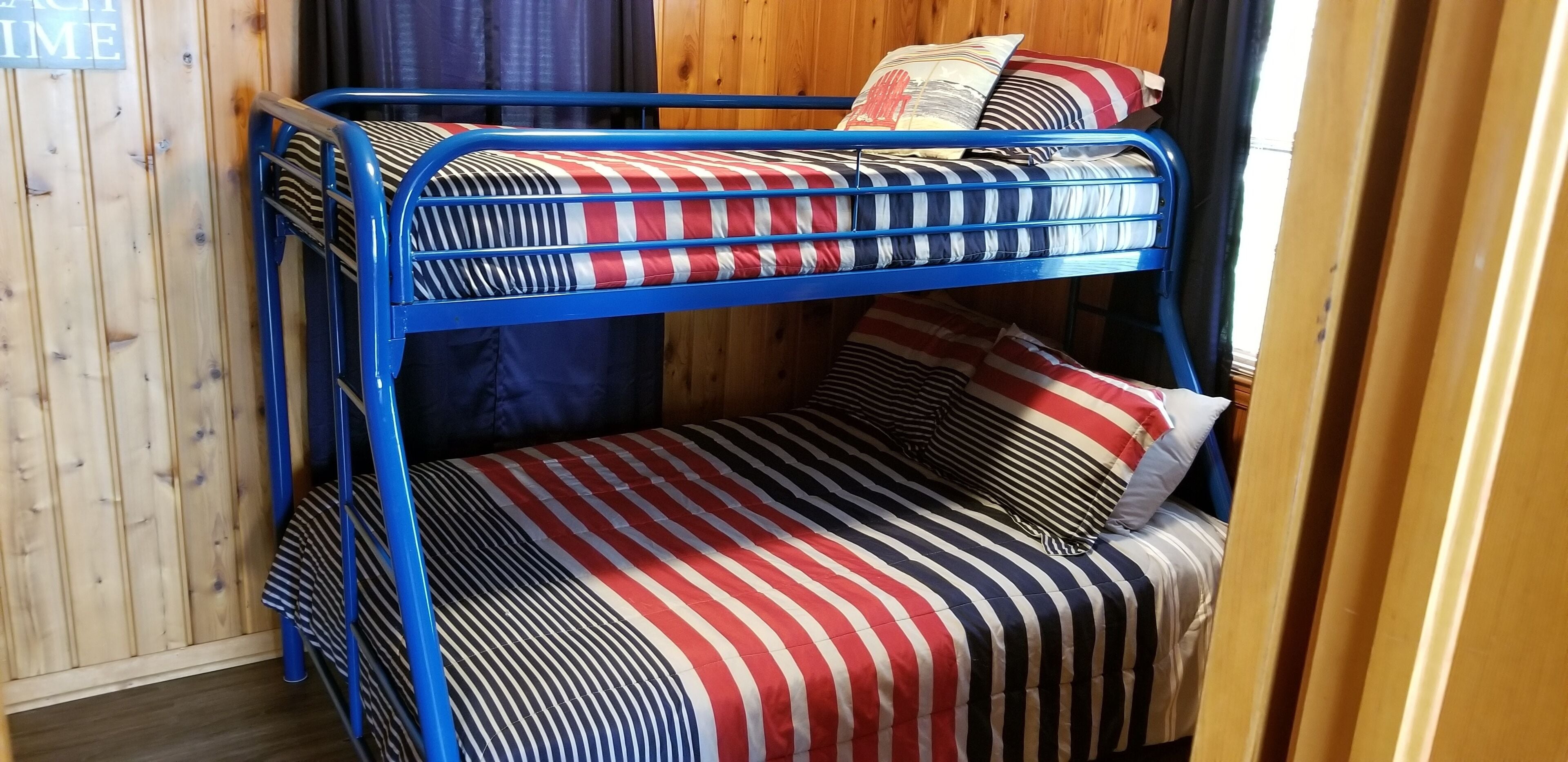 2 多间卧室、WiFi、床单