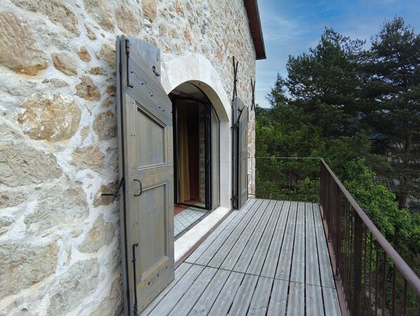 Exterior detail - Barn completely renovated (Mostuéjouls)