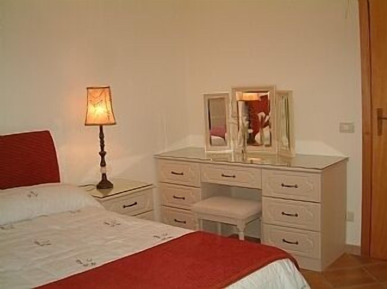 DOUBLE BEDROOM