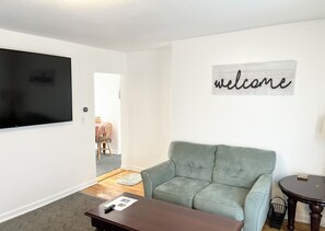 TV - One Bedroom Apartment with Separate Bunk Bed Area (Shrewsbury)