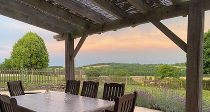 Traditional French farmhouse for 10 guests, private pool, stunning country views