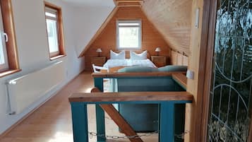 2 chambres, fer et planche Ă  repasser, lit parapluie