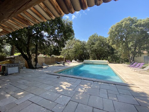 ZWISCHEN LUBERON UND VENTOUX, HOME 250 M ² 8 PERS. GDE-SCHWIMMBAD UND 2500m² GARTEN
