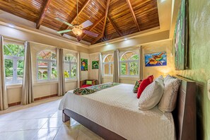 4 bedrooms, free WiFi, bed sheets - Casa Bamboo | 4-Bedroom Colonial Jungle Villa | Private Pool | Manuel Antonio (Manuel Antonio)