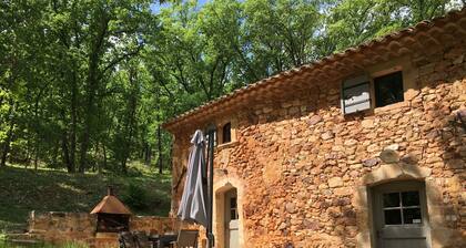 Comfortable restored Cabanon ocrier with shared pool - 6 people