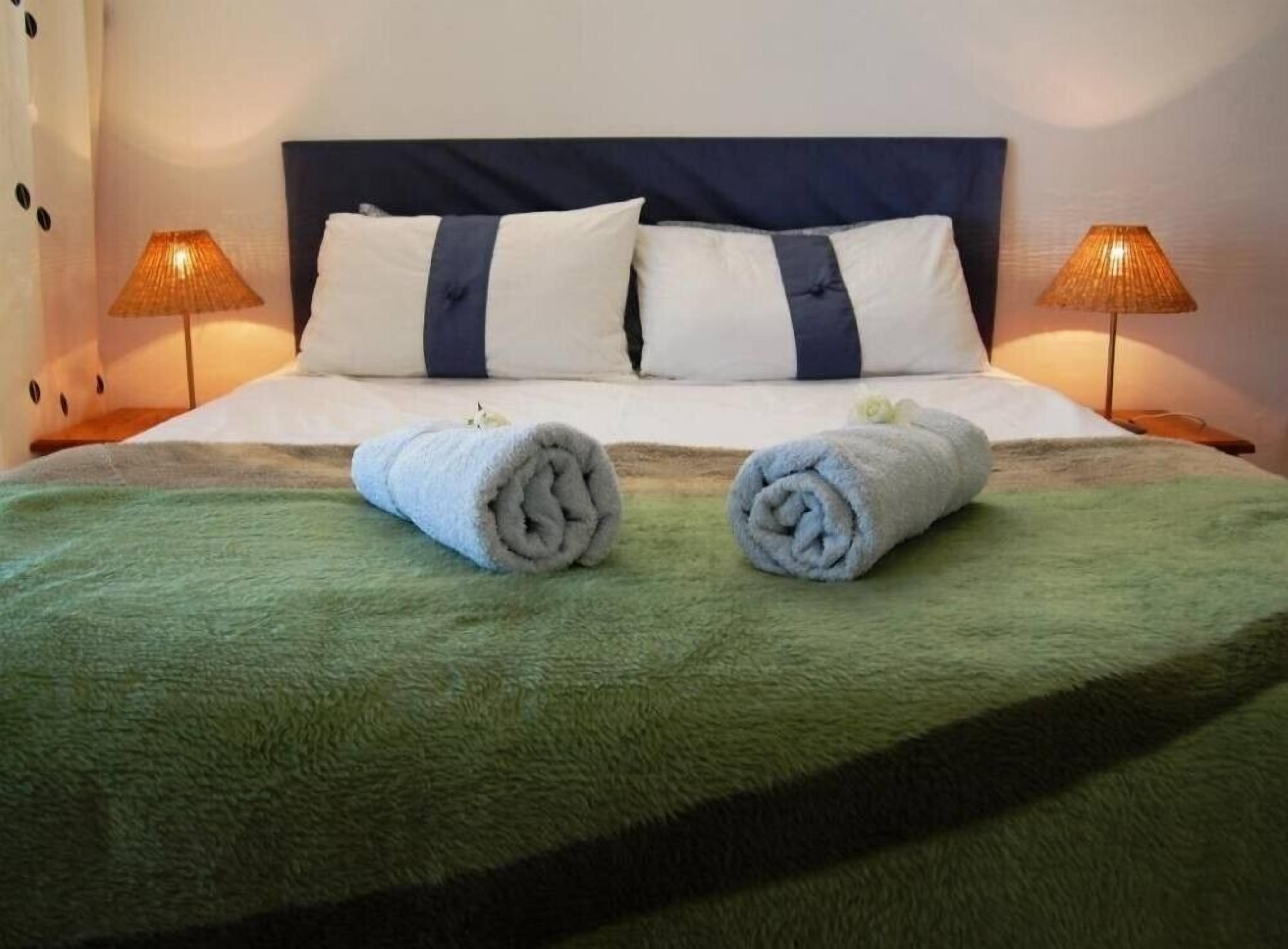 Spacious, Light and Ideally Located -100 m to Beach,1h to Cape Town,South Africa