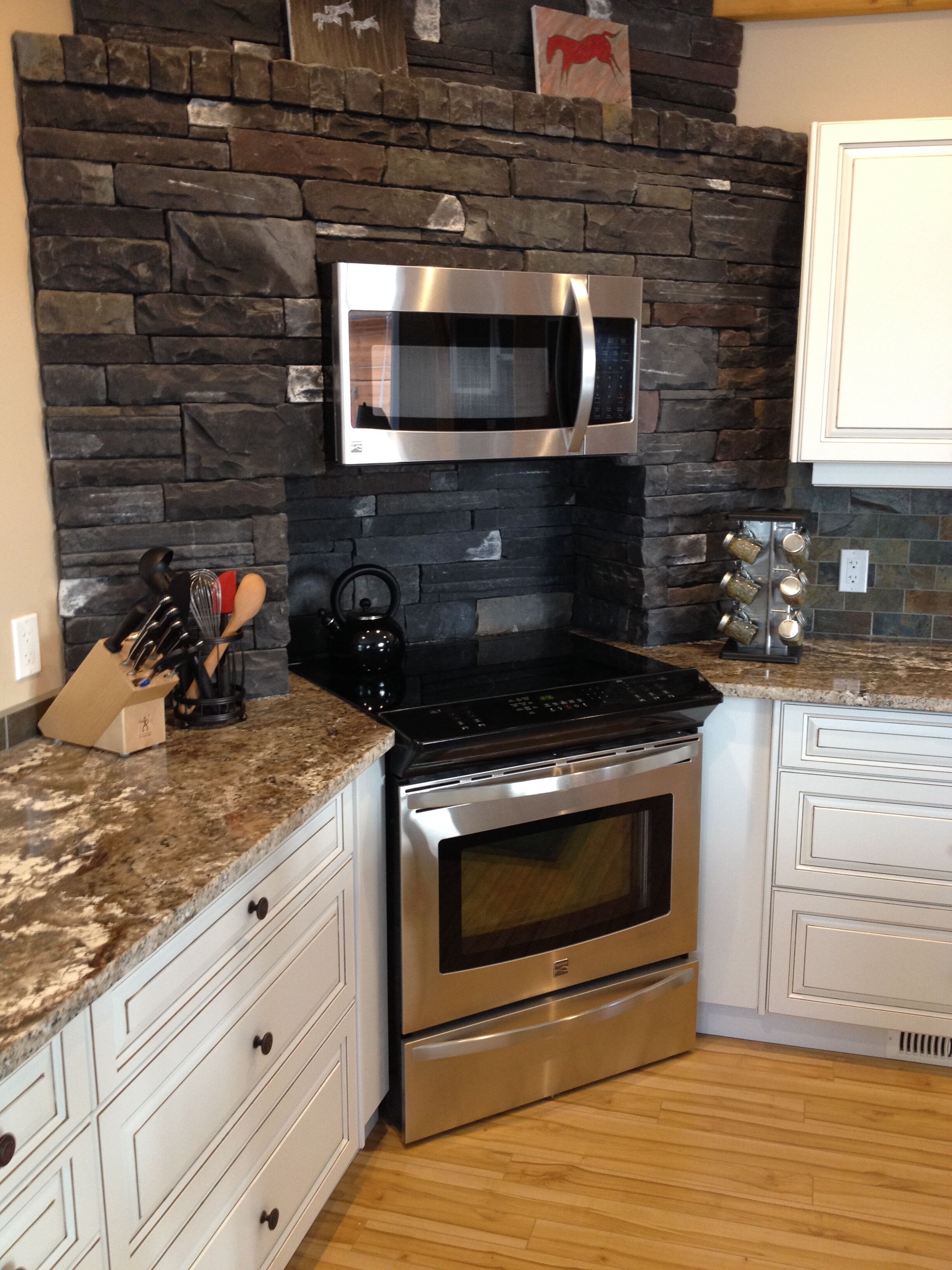 Beautiful Family Kicking Horse Home/Chalet