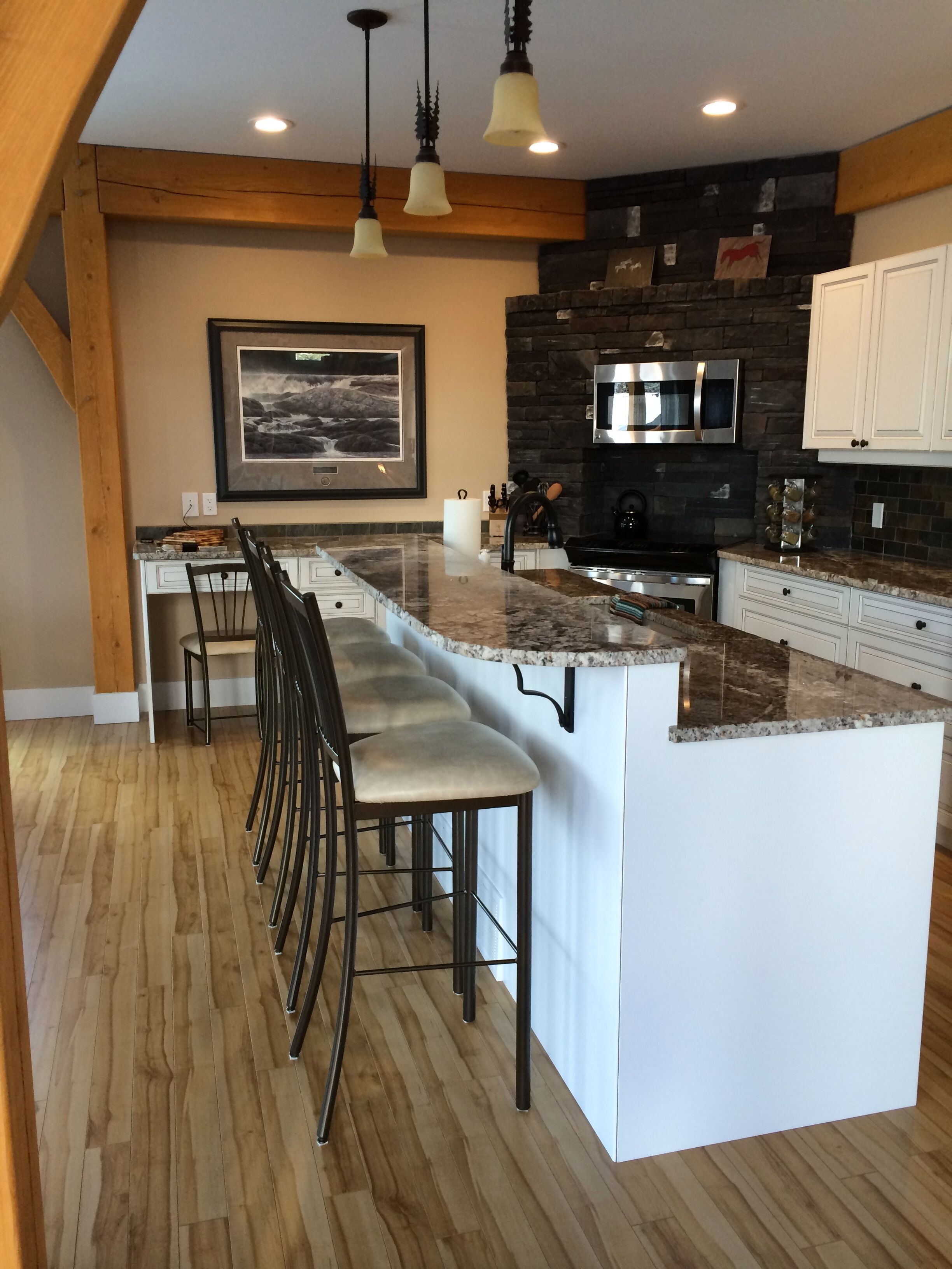 Beautiful Family Kicking Horse Home/Chalet