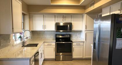 Newly Renovated Vacation Home With Desert Theme in Premier Golf Community