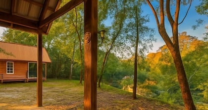 Cozy Cabin on the Creek with 2 beautiful private sandbars