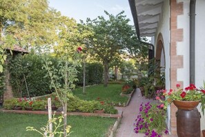 Property grounds - Apartment in Villa Tuscany (monticiano)