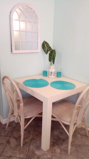 Dining - 30A Condo~Poolside 1st floor~Beach Access 200 yds~Perfect Seagrove location~WiFi (Santa Rosa Beach)