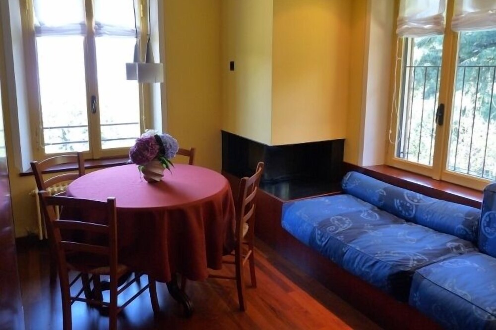 Apartment Lido in a period villa on Lake Orta with pool and spectacular view