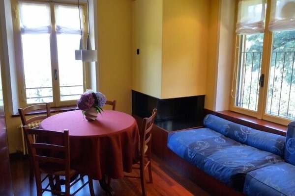 Kitchen/diner/living room with full HD LCD TV, HI-FI system, sofa, table, chairs