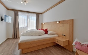 4 bedrooms, in-room safe, WiFi, bed sheets - Appart Michaela Bergblick - rest - relaxation (Hippach)