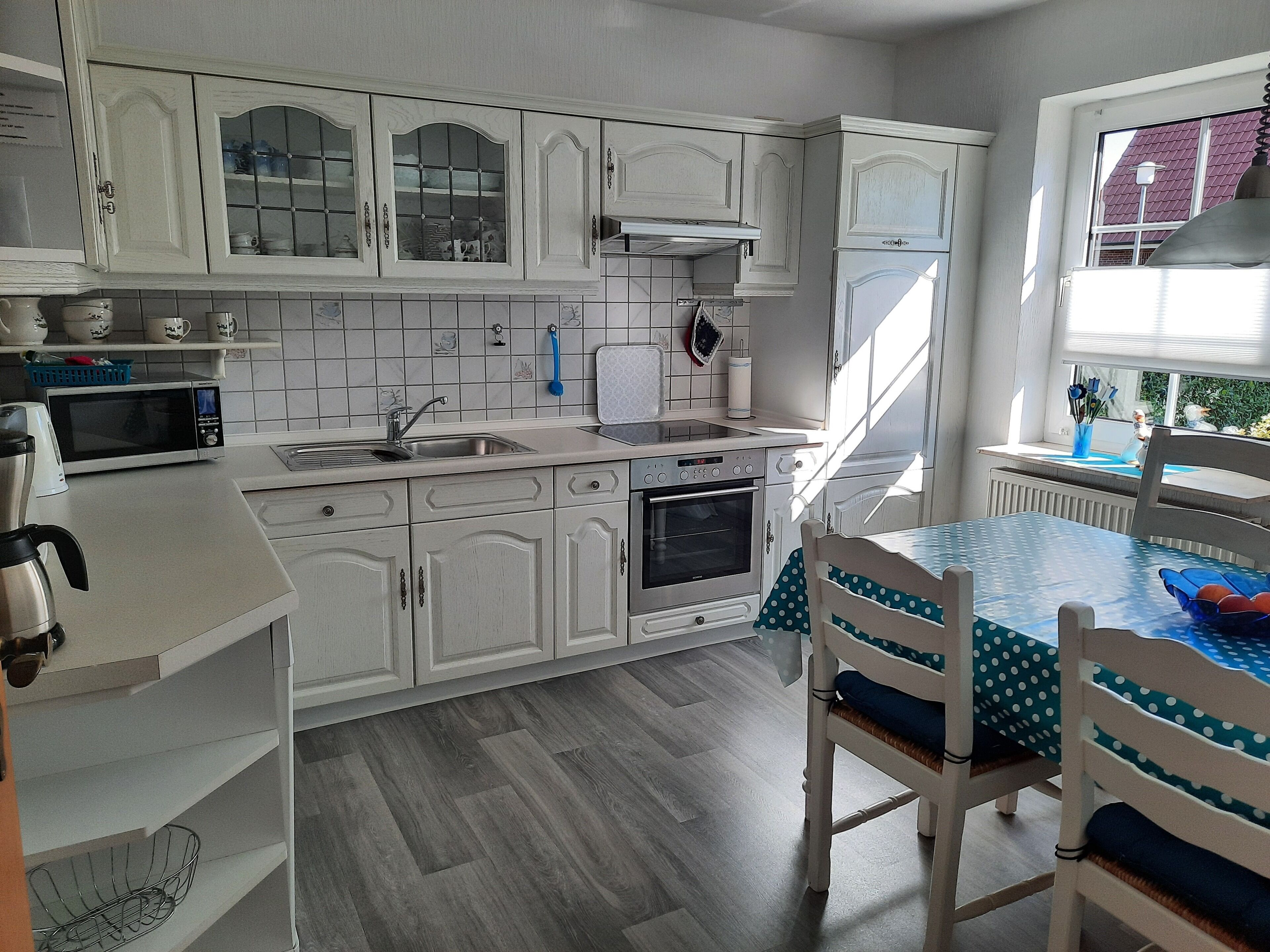 **** Book me - I am cozy **** Spacious holiday home with garage