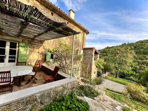 Cévennes : beautiful 17th century house, 120ha, Swimming pool, Wifi