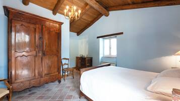 7 Schlafzimmer, Bügeleisen/Bügelbrett, kostenloses WLAN, Bettwäsche