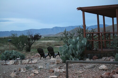 735WK 3 National Parks/3 Ghost Town/16 Wineries/25-Acre Birding Ranch Fun ~WIFI~