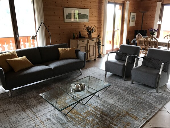 TV, fireplace, DVD player, stereo