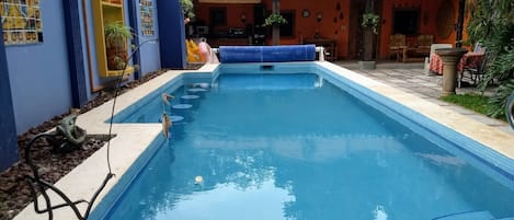 Opvarmet pool