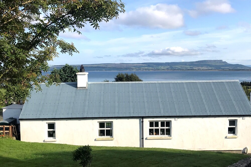 Donegal Cottage, Panoramic Sea Views, On Wild Atlantic Way