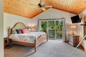 6 bedrooms, iron/ironing board, WiFi, bed sheets