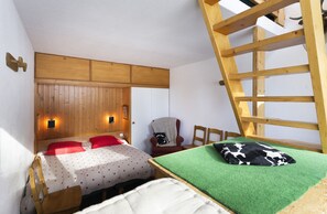 2 Schlafzimmer, Bügeleisen/Bügelbrett, kostenloses WLAN