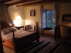 2 chambres, bureau, Wi-Fi gratuit, draps fournis