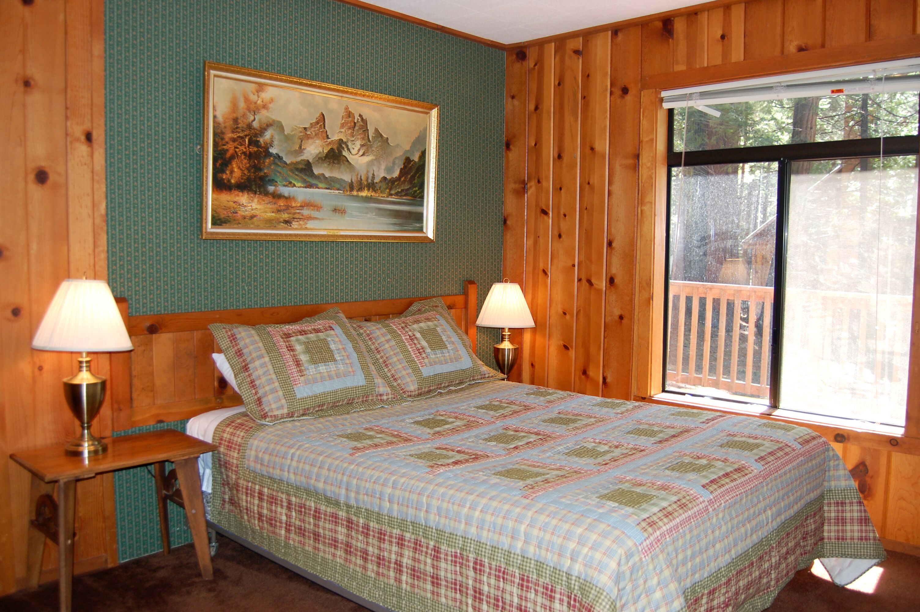 (9S) Pine Cabin at The Redwoods In Yosemite