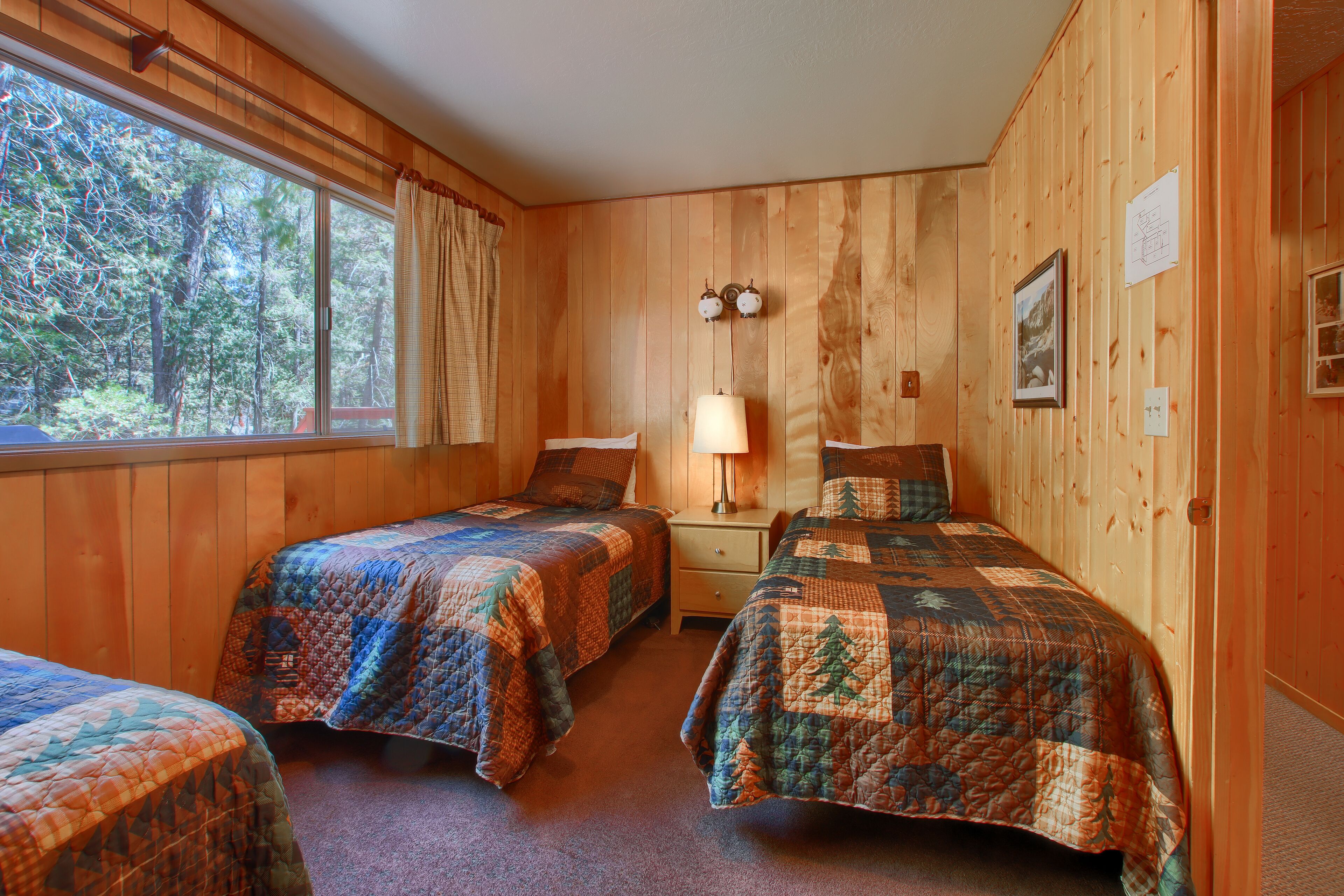 3rd bedroom with 3 twins (Bruin)