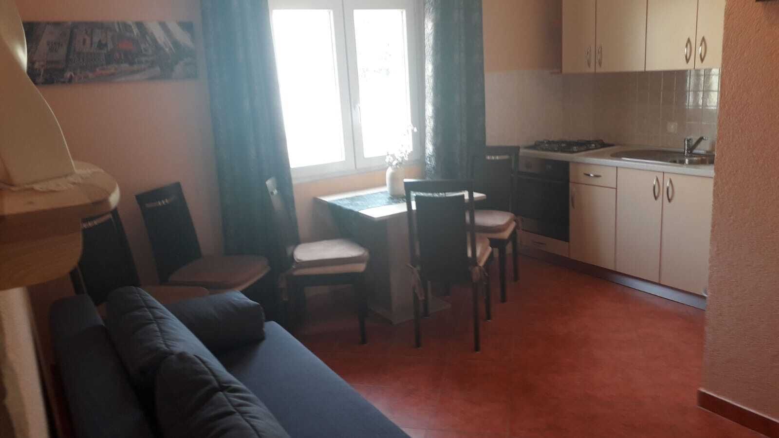 Directly on the sea - Apartments Vivien in Kustici