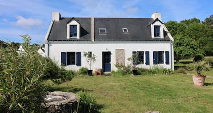 Talo luokiteltu 4 * (toukokuu 2019), iso yksityinen puutarha 6Ha-puiston keskellä