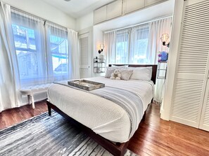 2 عدّة غرف نوم ومكتب ومكواة/لوح كي وواي فاي مجانًا