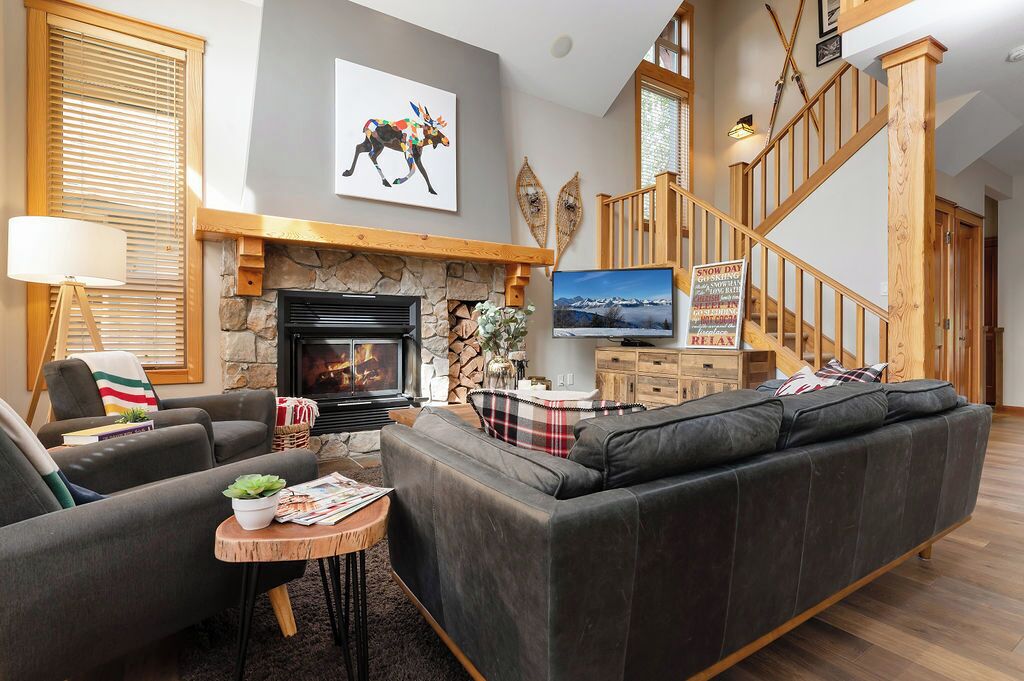 Xmas Open! Ski-In/Out-Private Hot Tub-Spectacular Views-Large Deck-BBQ
