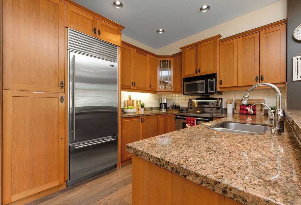 Xmas Open! Ski-In/Out-Private Hot Tub-Spectacular Views-Large Deck-BBQ