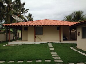 Exterior - Best option excellent standard complete, 5 bedrooms practically on the seafront  (Ilhéus)