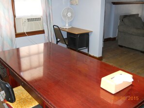 Interior - ONLY 6 MILES SOUTH OF DOWNTOWN DETROIT!!  3 BEAUTIFUL BEDROOMS IN A BUNGALOW!!! (Detroit)