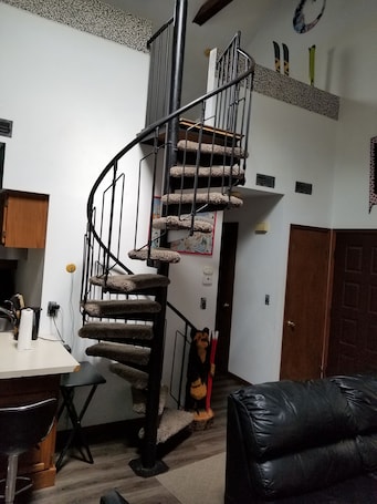 Interior. Mountain Creek/Great Gorge Village 2 Bedroom Condo W/Loft