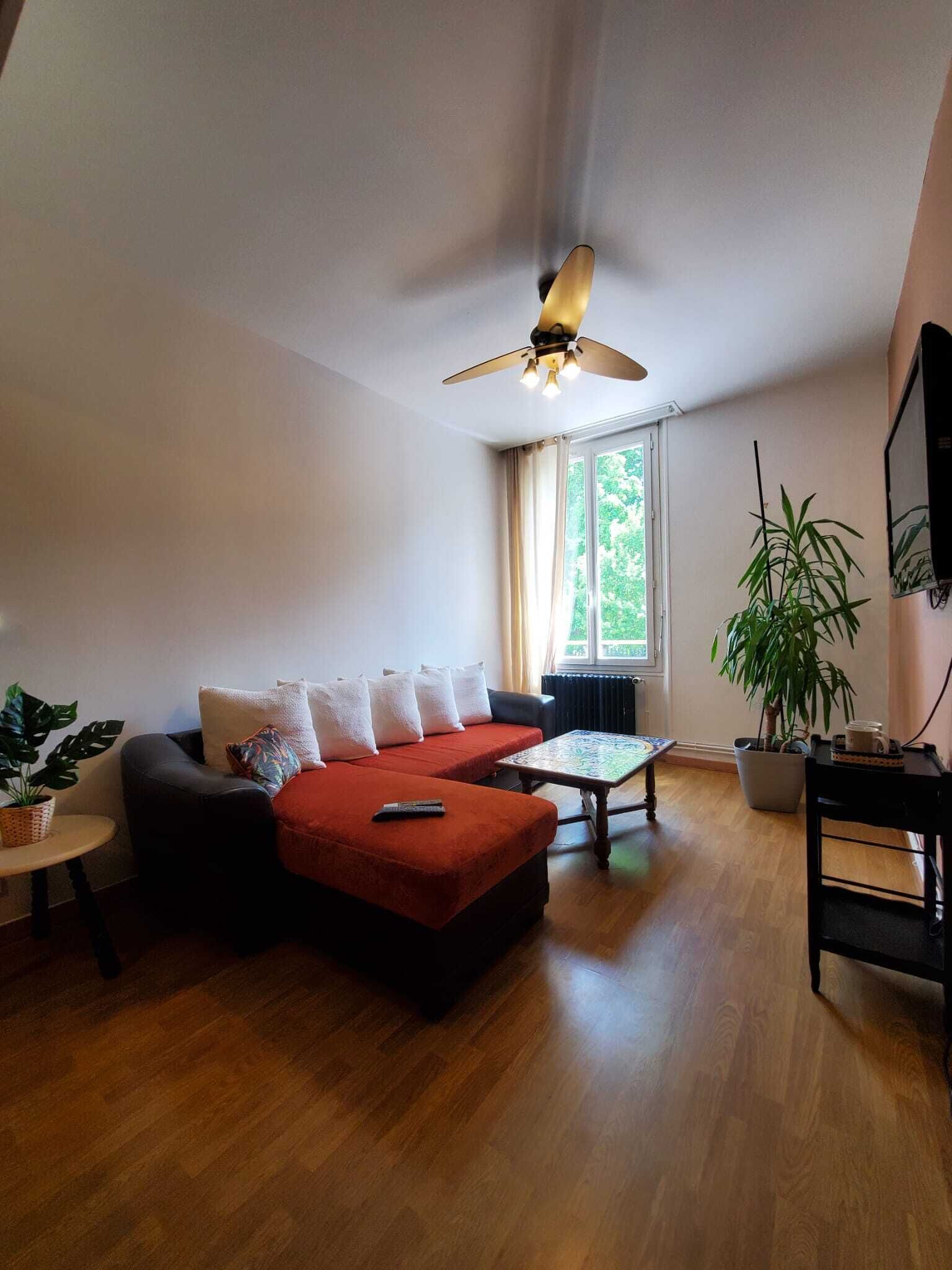 BA1 Epernay downtown view on the parc