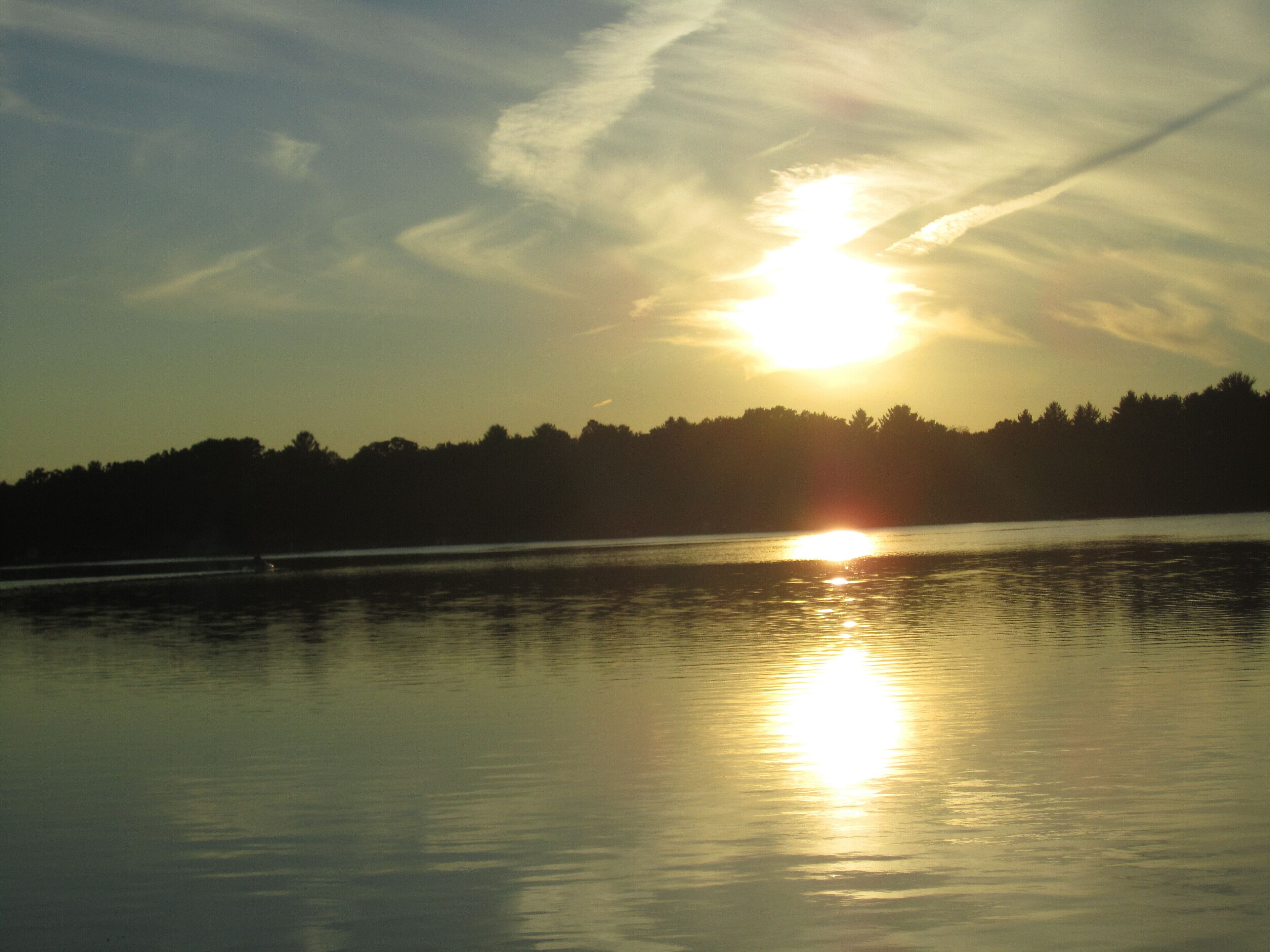 Lakefront home-large beach & yard, clean water-RELAX & build memories- sleeps 12