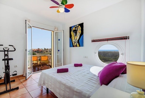 3 bedrooms, in-room safe, iron/ironing board, free WiFi
