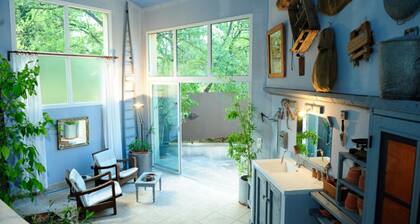 Charming cottages, private heated pool and indoor solarium, private outdoor