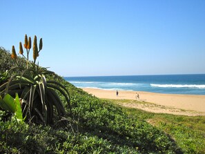 Am Strand, Liegestühle, Strandtücher