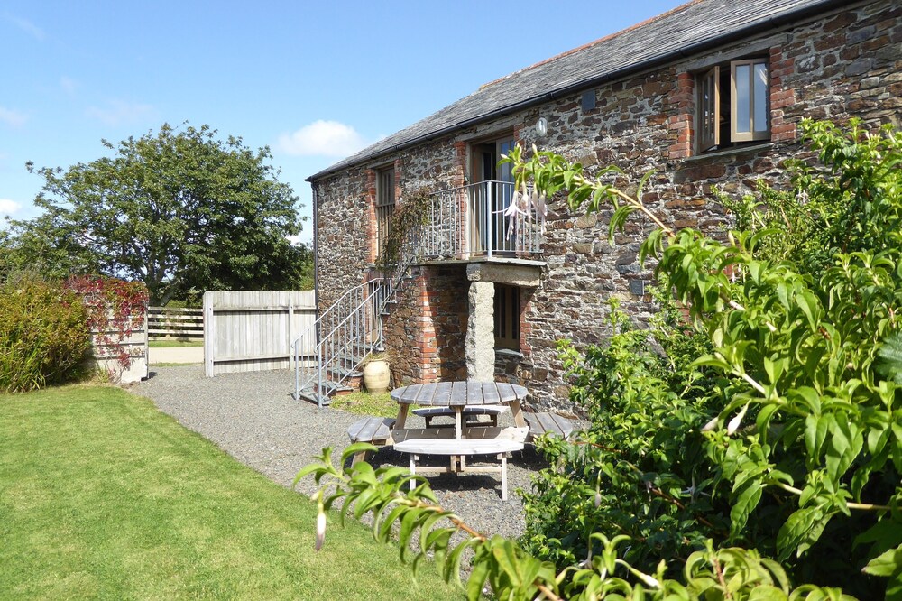 Spacious,converted barn near beach at Crackington Haven, nr. Bude.