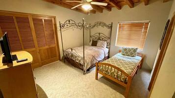 4 chambres, bureau, accès Internet