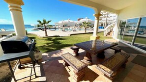 Outdoor dining - Stunning 4 Bedroom Beach Villa on Sandy Beach at Las Palmas Beachfront Resort V6 (Puerto Peñasco)