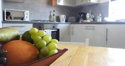Harbour View 4 - an apartment that sleeps 8 guests in 4 bedrooms
