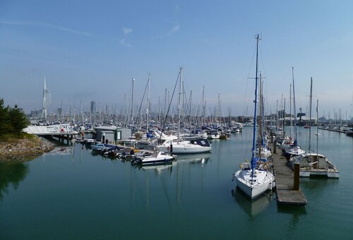 Harbour View 4 -  an apartment that sleeps 8 guests  in 4 bedrooms