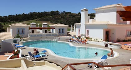 Villa liée de luxe, superbes vues sur le parcours de golf, meilleure piscine, plages fabuleuses